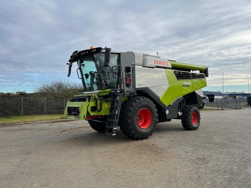Mähdrescher typu CLAAS LEXION 5300, Gebrauchtmaschine v Hockenheim