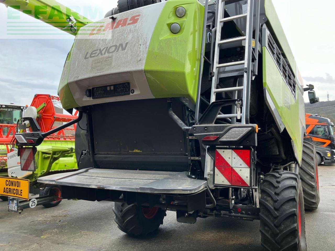Mähdrescher tip CLAAS lexion 5300, Gebrauchtmaschine in BLENDECQUES (Poză 7)