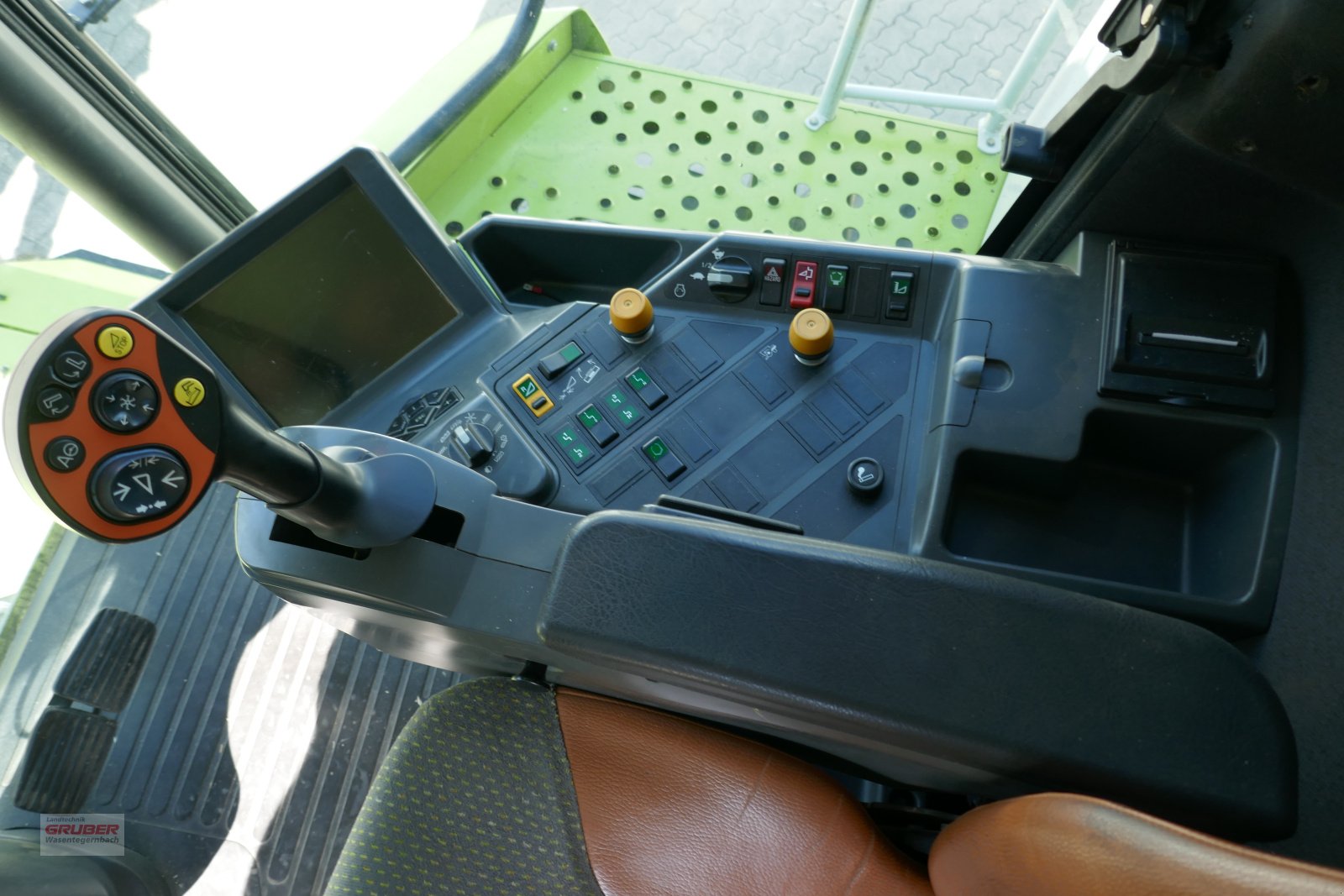 Mähdrescher del tipo CLAAS Lexion 540 C, Gebrauchtmaschine In Dorfen (Immagine 14)