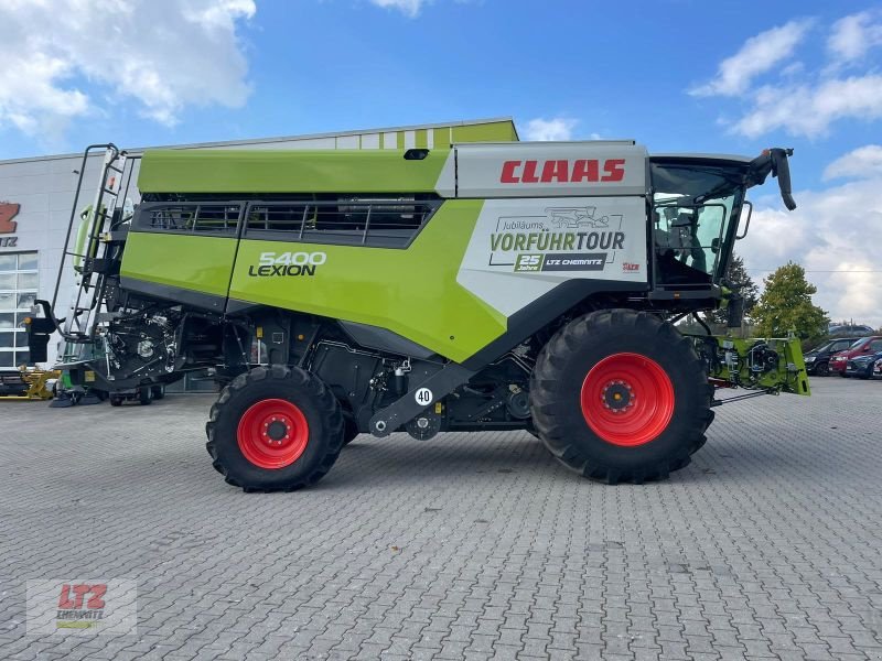Mähdrescher des Typs CLAAS LEXION 5400 E5, Vorführmaschine in Hartmannsdorf (Bild 2)