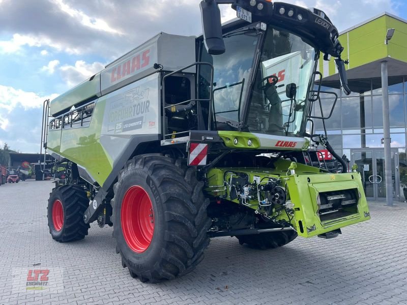 Mähdrescher des Typs CLAAS LEXION 5400 E5, Vorführmaschine in Hartmannsdorf (Bild 1)