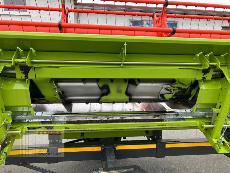 Mähdrescher Türe ait CLAAS LEXION 5400 + V770 RAPSMESSER, Gebrauchtmaschine içinde Cham (resim 16)