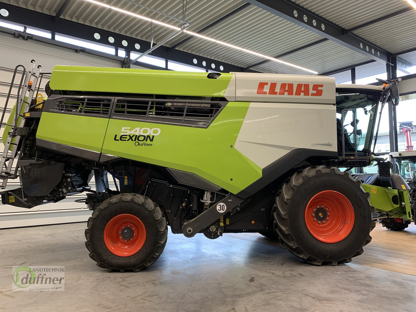 Mähdrescher tip CLAAS Lexion 5400, Gebrauchtmaschine in Hohentengen (Poză 3)