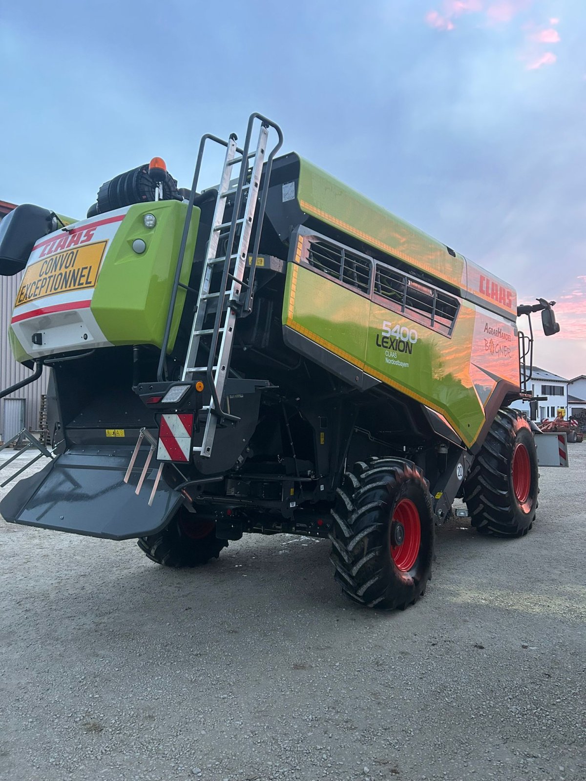 Mähdrescher of the type CLAAS Lexion 5400, Gebrauchtmaschine in Seubersdorf (Picture 3)