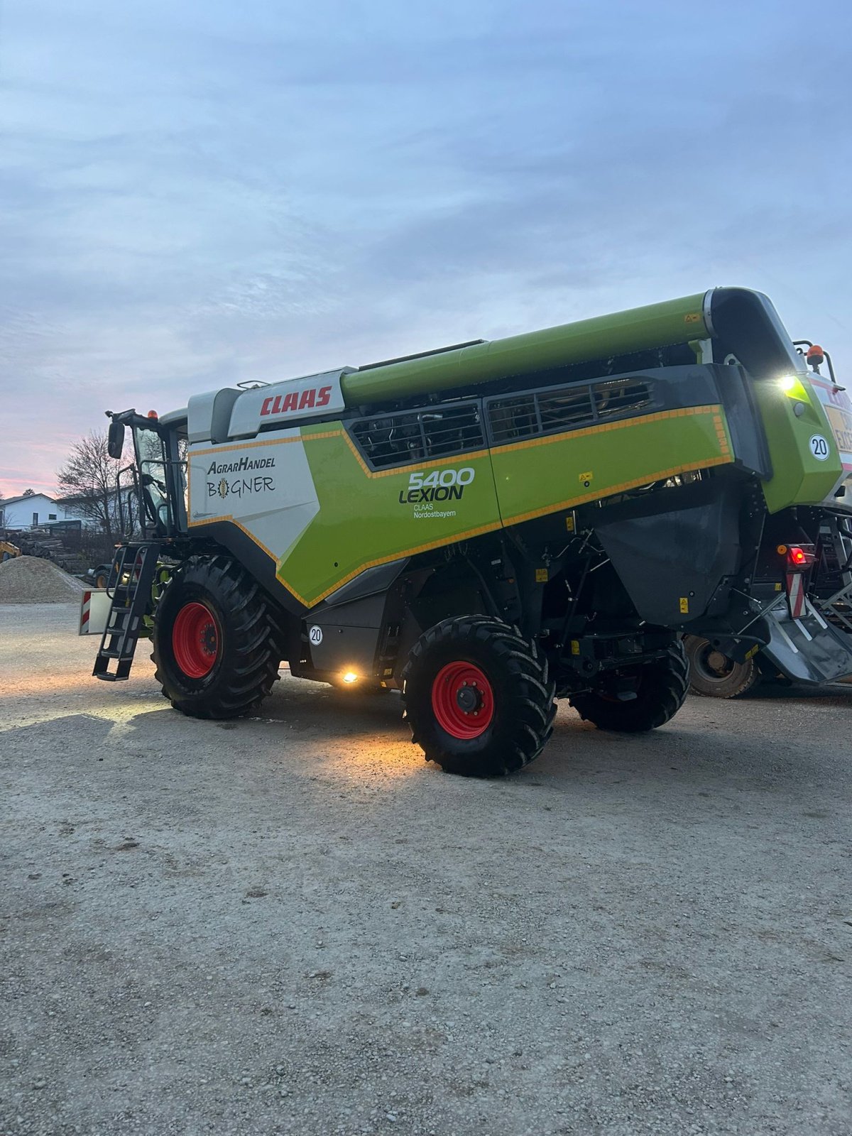 Mähdrescher of the type CLAAS Lexion 5400, Gebrauchtmaschine in Seubersdorf (Picture 5)