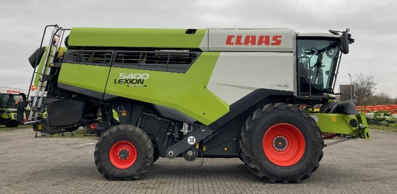 Mähdrescher of the type CLAAS LEXION 5400, Gebrauchtmaschine in Hockenheim (Picture 5)