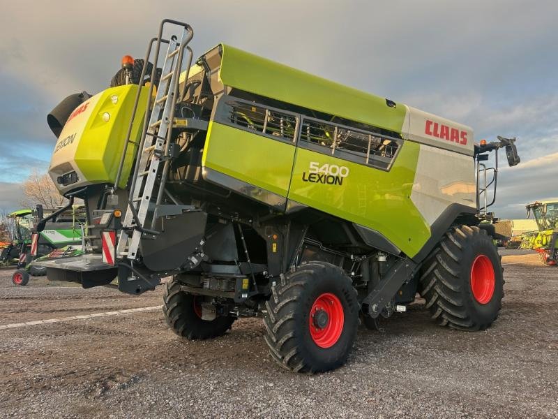 Mähdrescher of the type CLAAS LEXION 5400, Gebrauchtmaschine in Landsberg (Picture 4)
