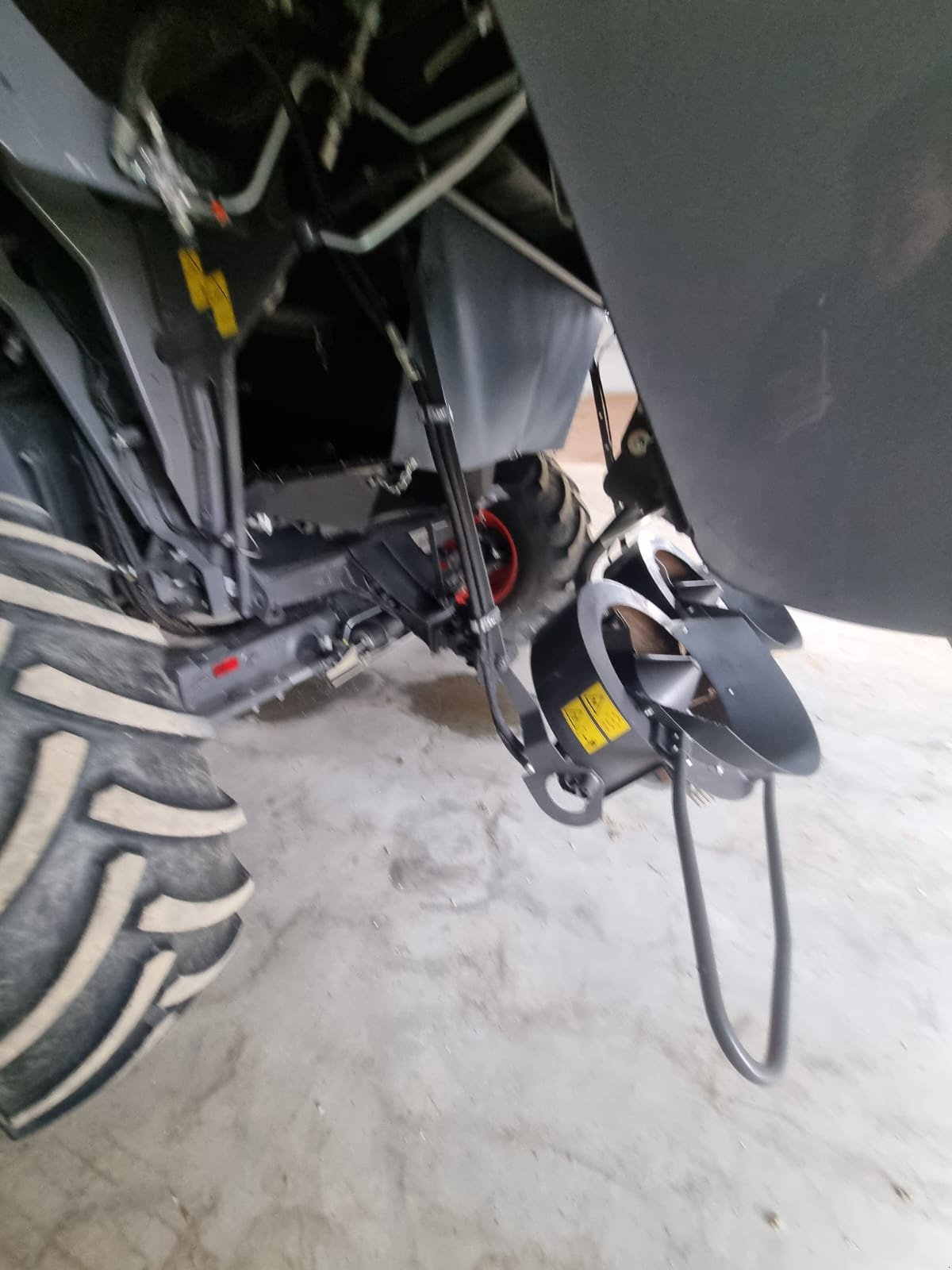 Mähdrescher des Typs CLAAS LEXION 5400, Gebrauchtmaschine in Naklo (Bild 9)