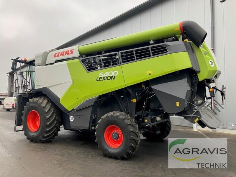 Mähdrescher typu CLAAS LEXION 5400, Gebrauchtmaschine v Fritzlar (Obrázek 3)