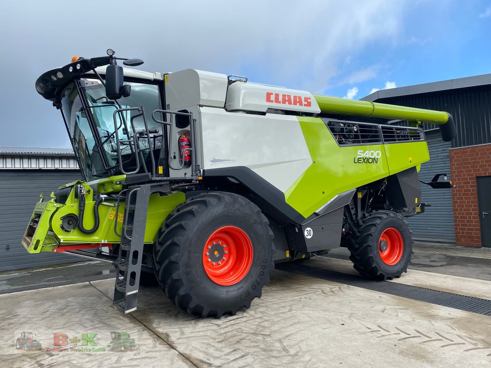 Mähdrescher typu CLAAS Lexion 5400, Gebrauchtmaschine v Kettenkamp (Obrázek 1)