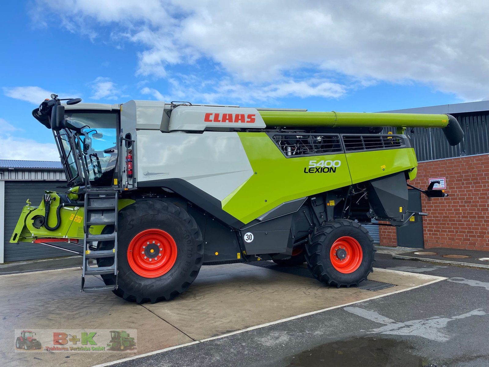 Mähdrescher typu CLAAS Lexion 5400, Gebrauchtmaschine v Kettenkamp (Obrázek 2)