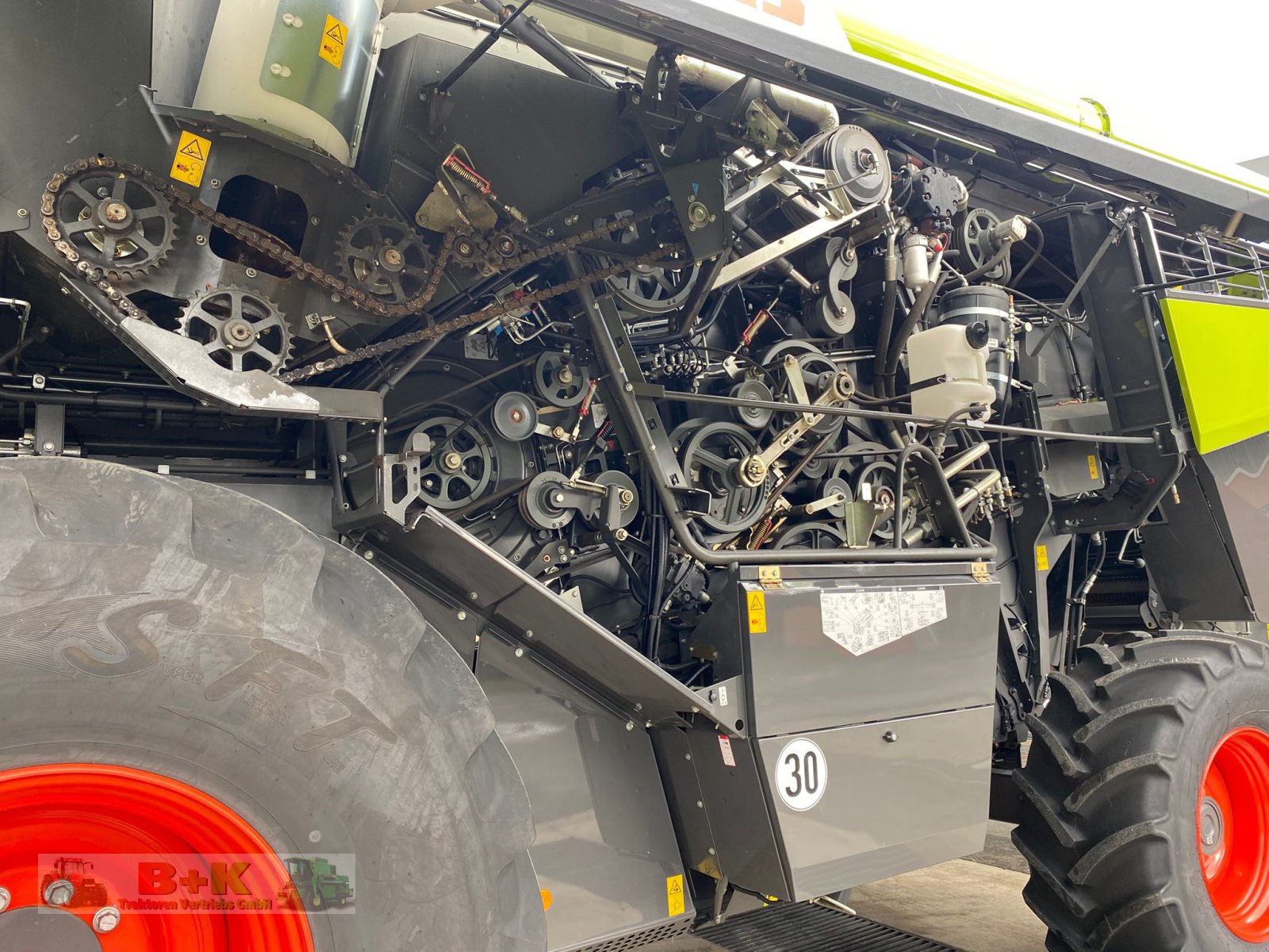 Mähdrescher typu CLAAS Lexion 5400, Gebrauchtmaschine v Kettenkamp (Obrázek 8)