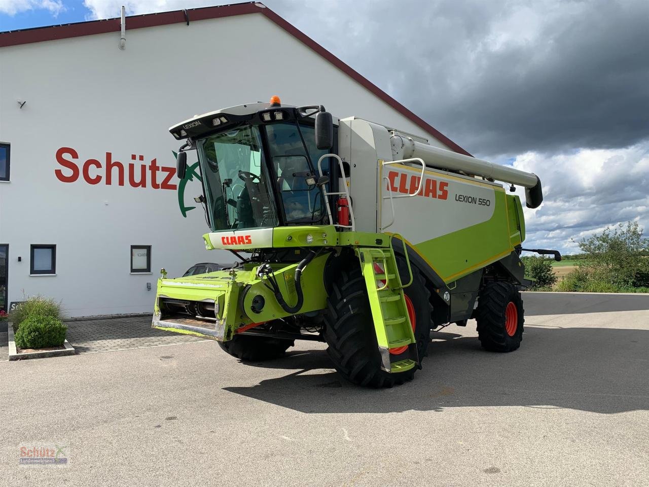Mähdrescher typu CLAAS Lexion 550 mit Schneidwerk V660, 3D und Klimaautomatik, gepflegter Zustand, Baujahr 2009, Gebrauchtmaschine v Schierling (Obrázek 1)