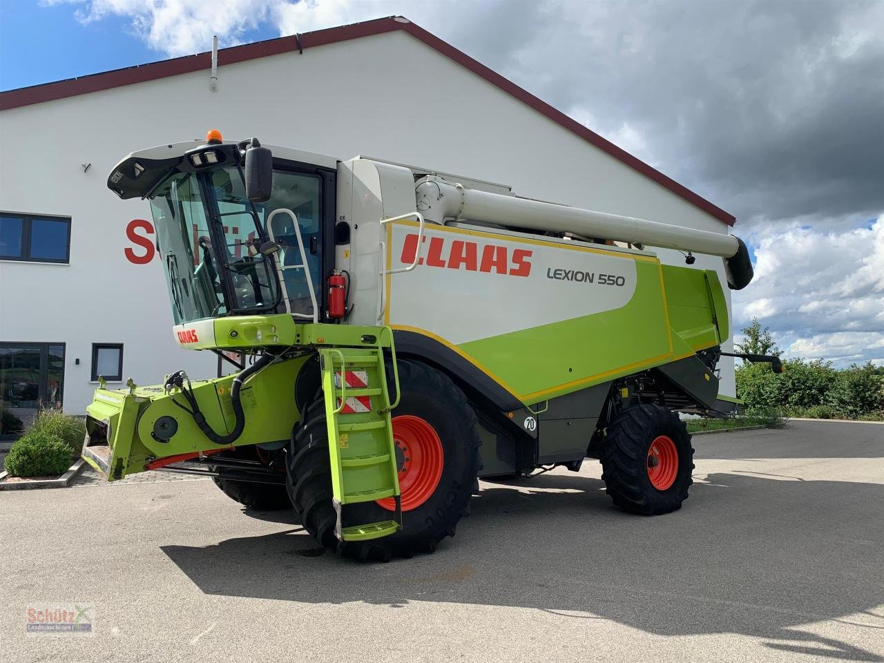 Mähdrescher typu CLAAS Lexion 550 mit Schneidwerk V660, 3D und Klimaautomatik, gepflegter Zustand, Baujahr 2009, Gebrauchtmaschine v Schierling (Obrázek 2)