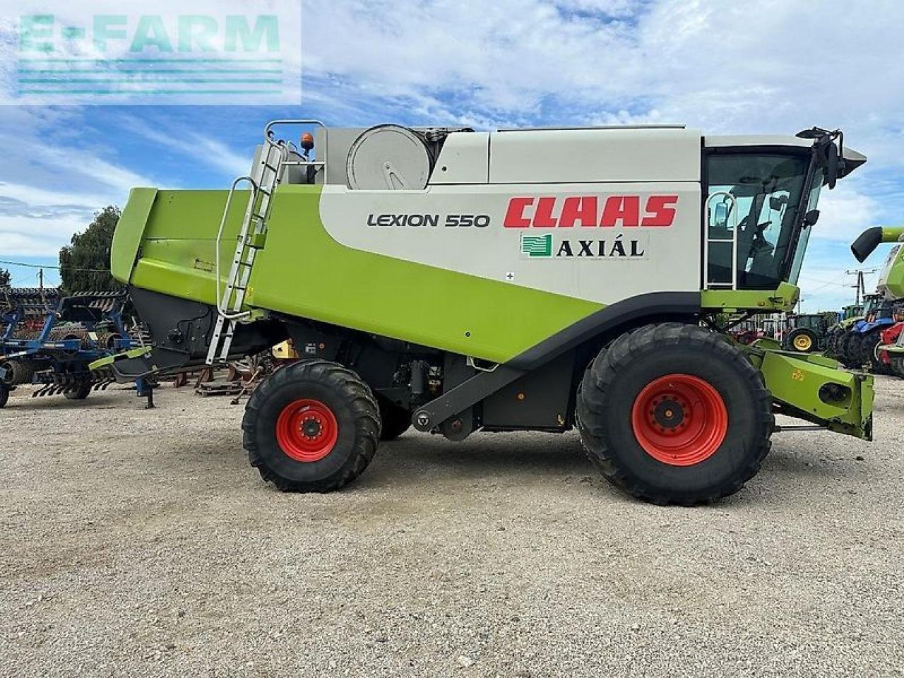 Mähdrescher du type CLAAS lexion 550, Gebrauchtmaschine en SZEGED (Photo 4)