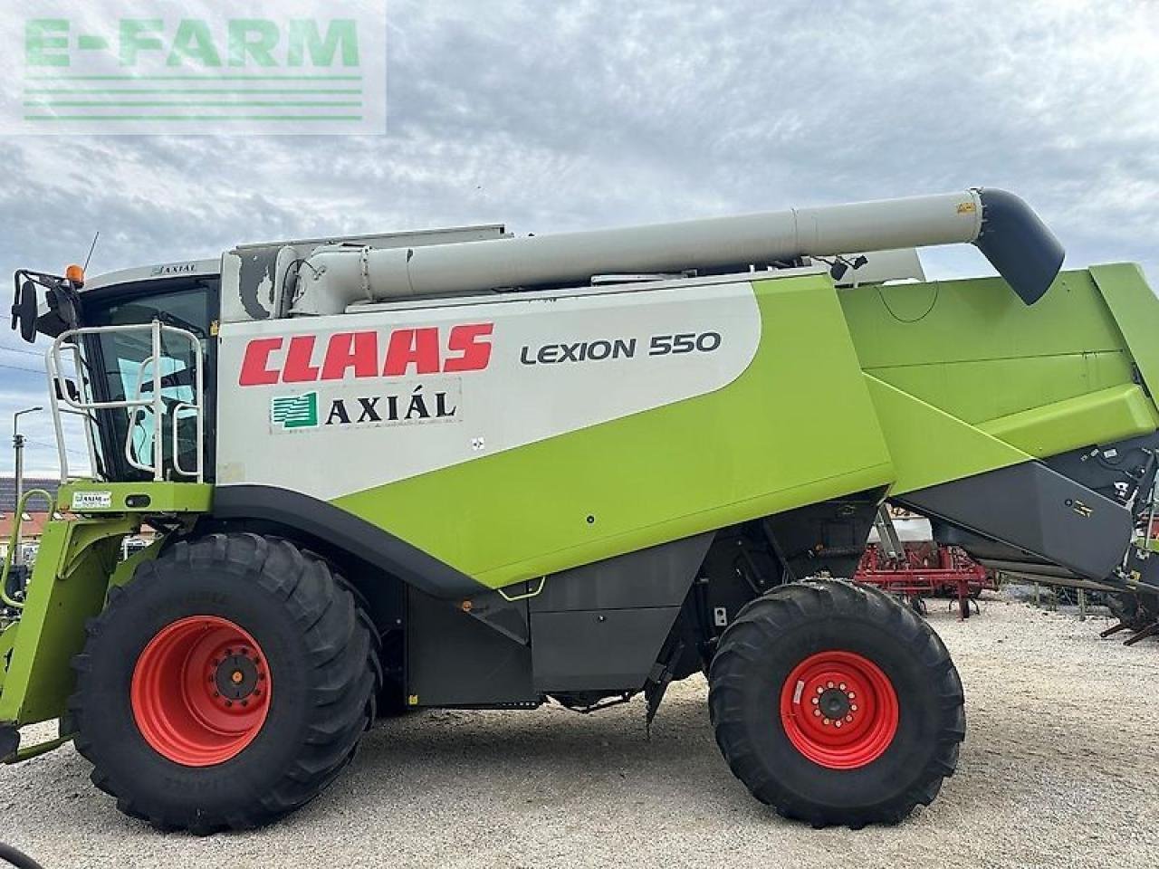 Mähdrescher du type CLAAS lexion 550, Gebrauchtmaschine en SZEGED (Photo 9)