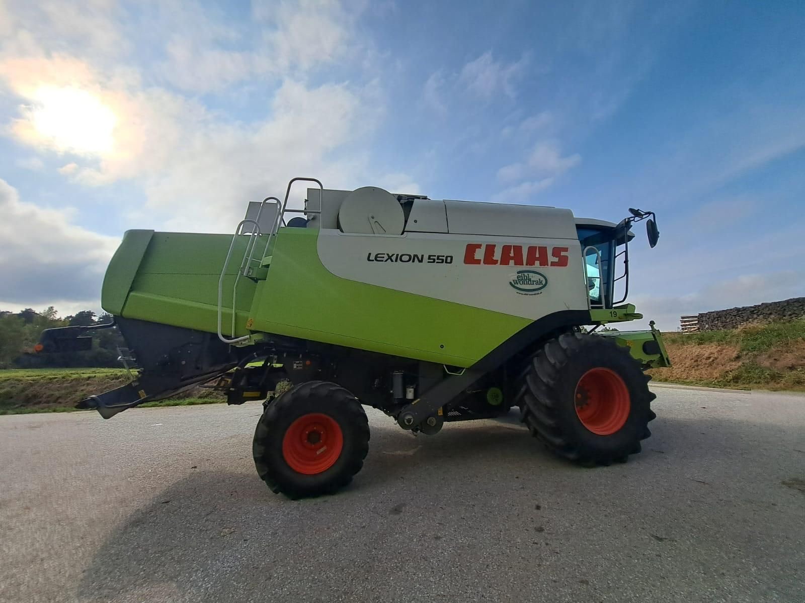 Mähdrescher des Typs CLAAS Lexion 550, Gebrauchtmaschine in Grund (Bild 8)