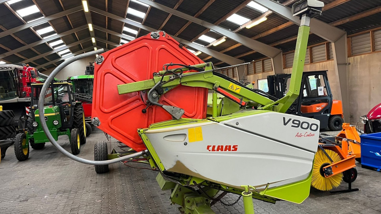 Mähdrescher des Typs CLAAS LEXION 560 Med ny bælter og 4wd, Gebrauchtmaschine in Lintrup (Bild 4)