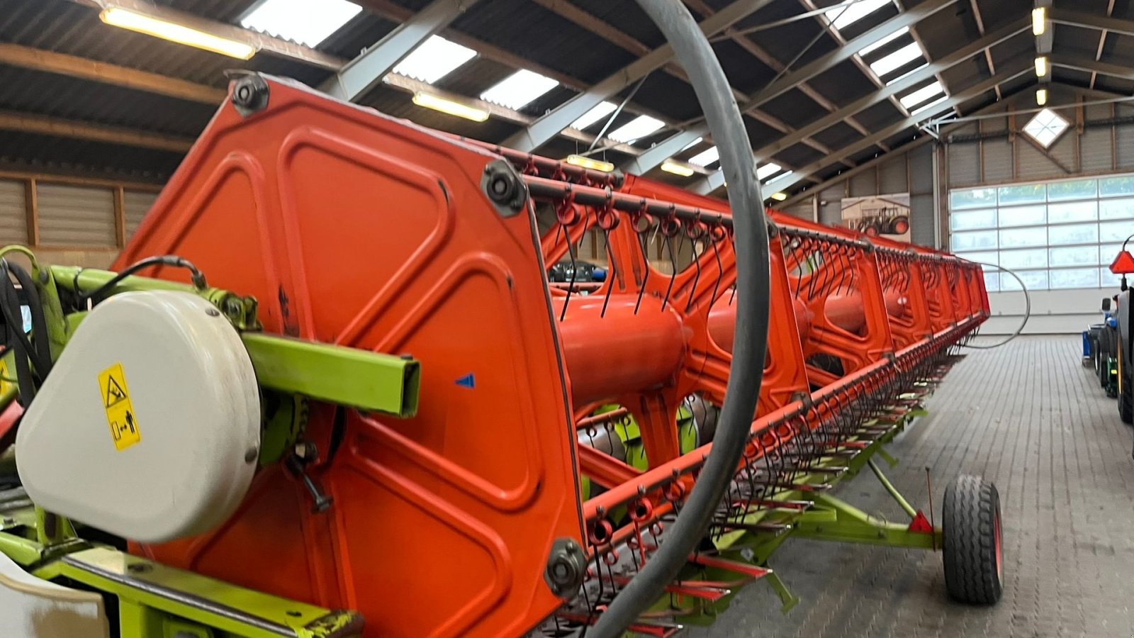 Mähdrescher des Typs CLAAS LEXION 560 Med ny bælter og 4wd, Gebrauchtmaschine in Lintrup (Bild 24)