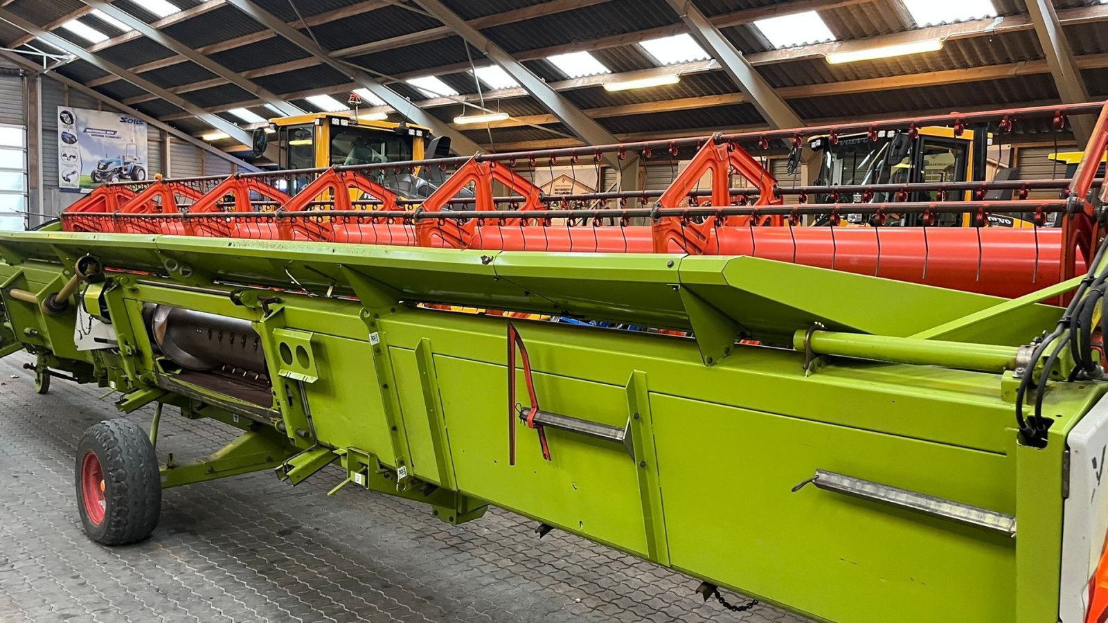 Mähdrescher des Typs CLAAS LEXION 560 Med ny bælter og 4wd, Gebrauchtmaschine in Lintrup (Bild 25)