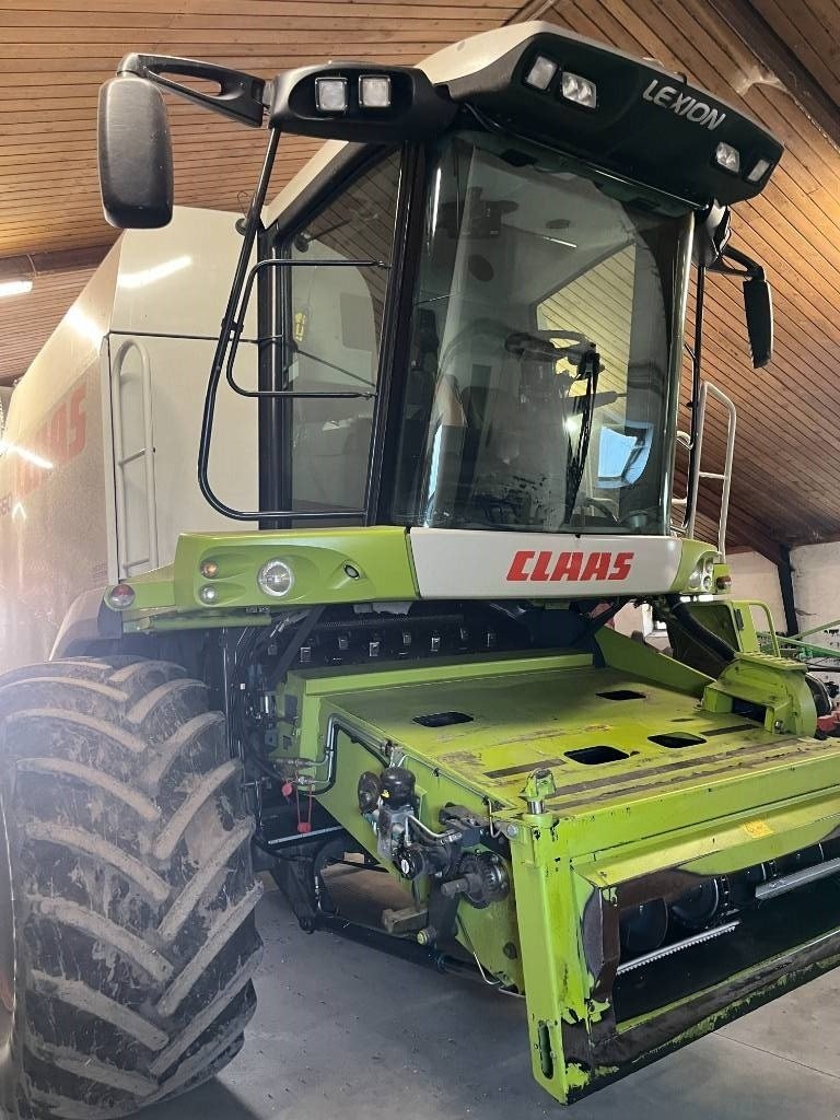 Mähdrescher of the type CLAAS Lexion 560, Gebrauchtmaschine in Mern (Picture 2)