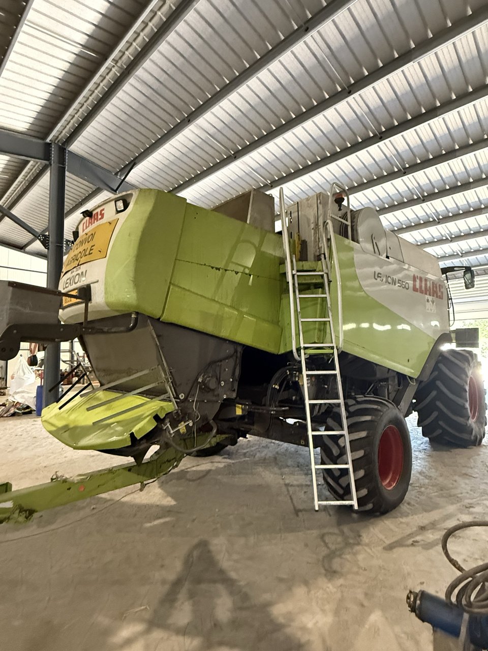 Mähdrescher of the type CLAAS LEXION 560, Gebrauchtmaschine in Lérouville (Picture 2)