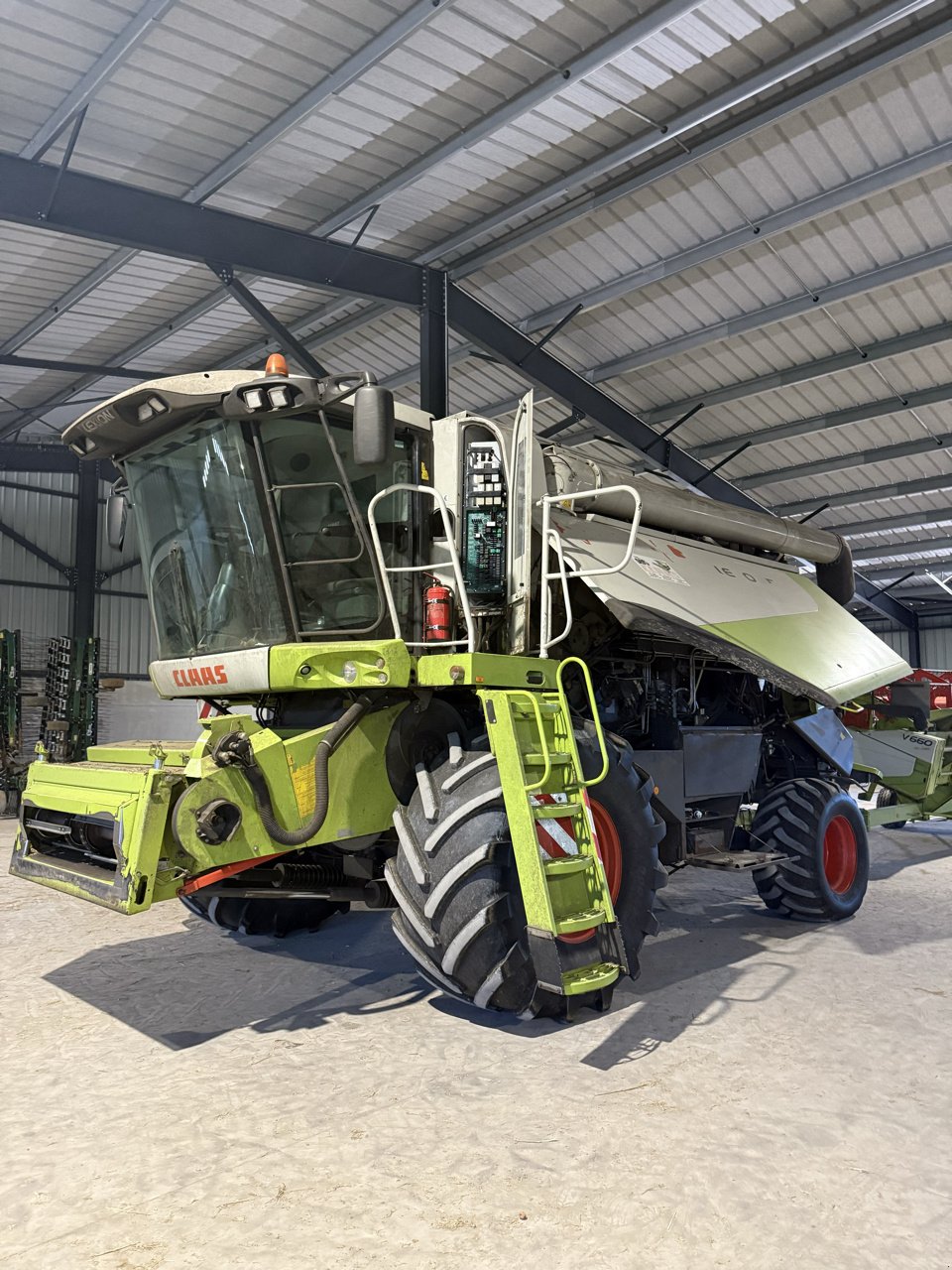 Mähdrescher of the type CLAAS LEXION 560, Gebrauchtmaschine in Lérouville (Picture 3)