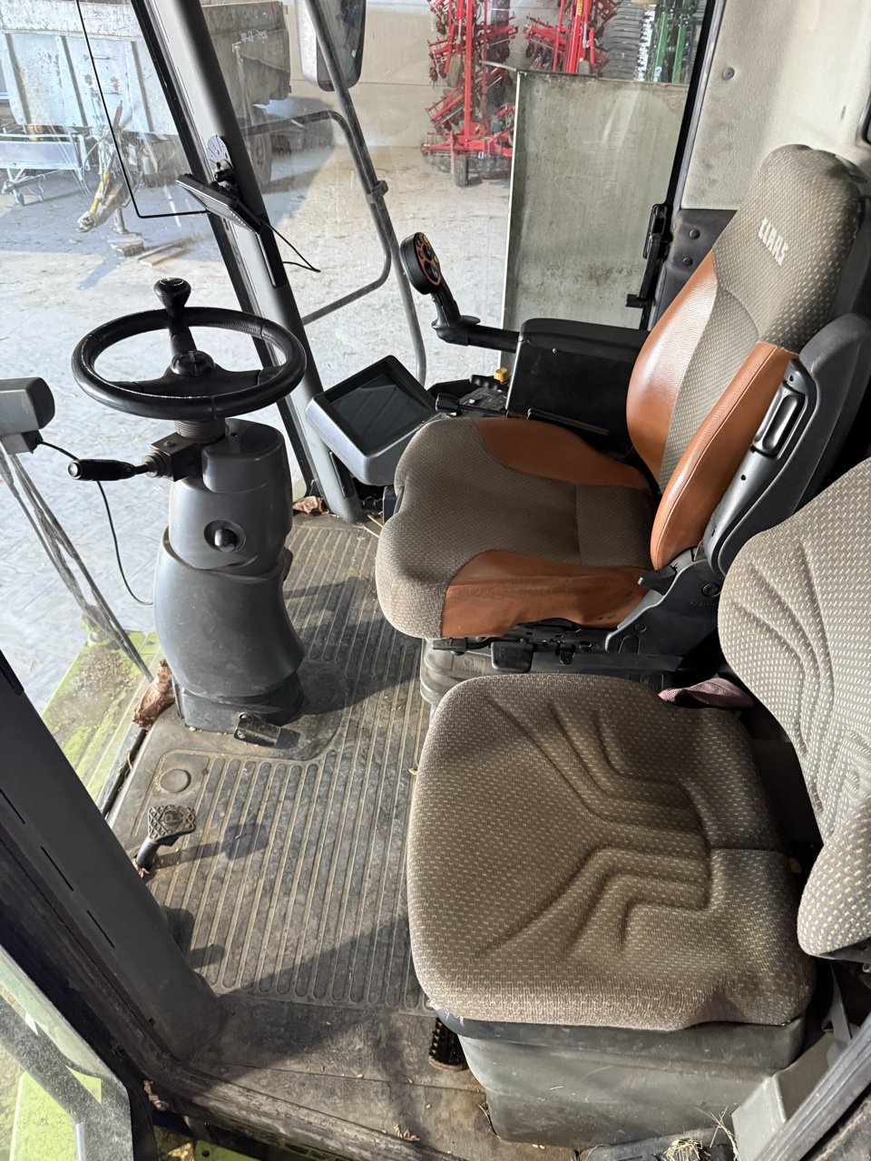 Mähdrescher of the type CLAAS LEXION 560, Gebrauchtmaschine in Lérouville (Picture 7)