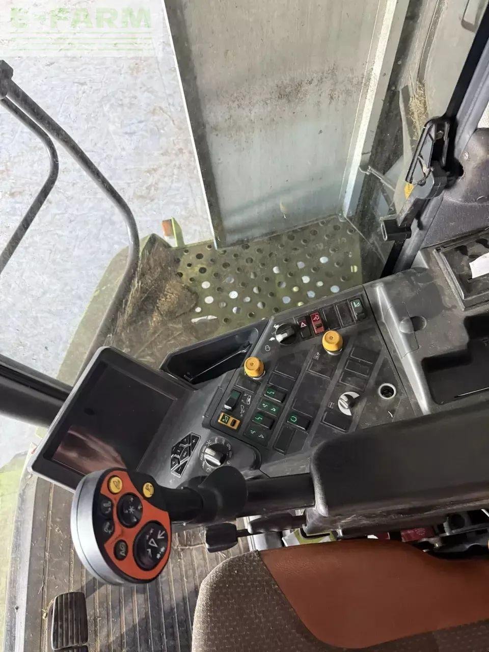 Mähdrescher of the type CLAAS lexion 560, Gebrauchtmaschine in CHAUVONCOURT (Picture 8)