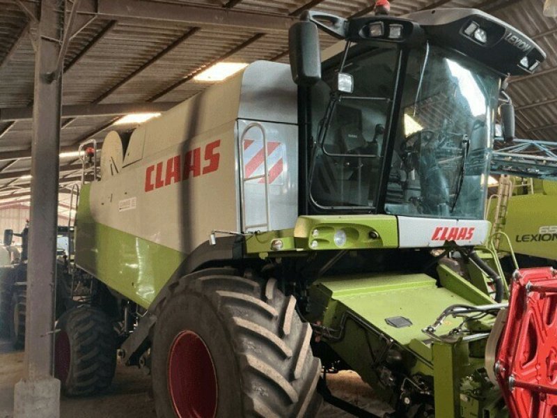Mähdrescher des Typs CLAAS LEXION 560, Gebrauchtmaschine in Charnay-lès-macon (Bild 1)