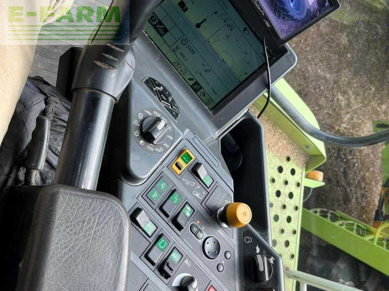 Mähdrescher typu CLAAS LEXION 570 MONTANA, Gebrauchtmaschine v HUNTLY (Obrázek 11)