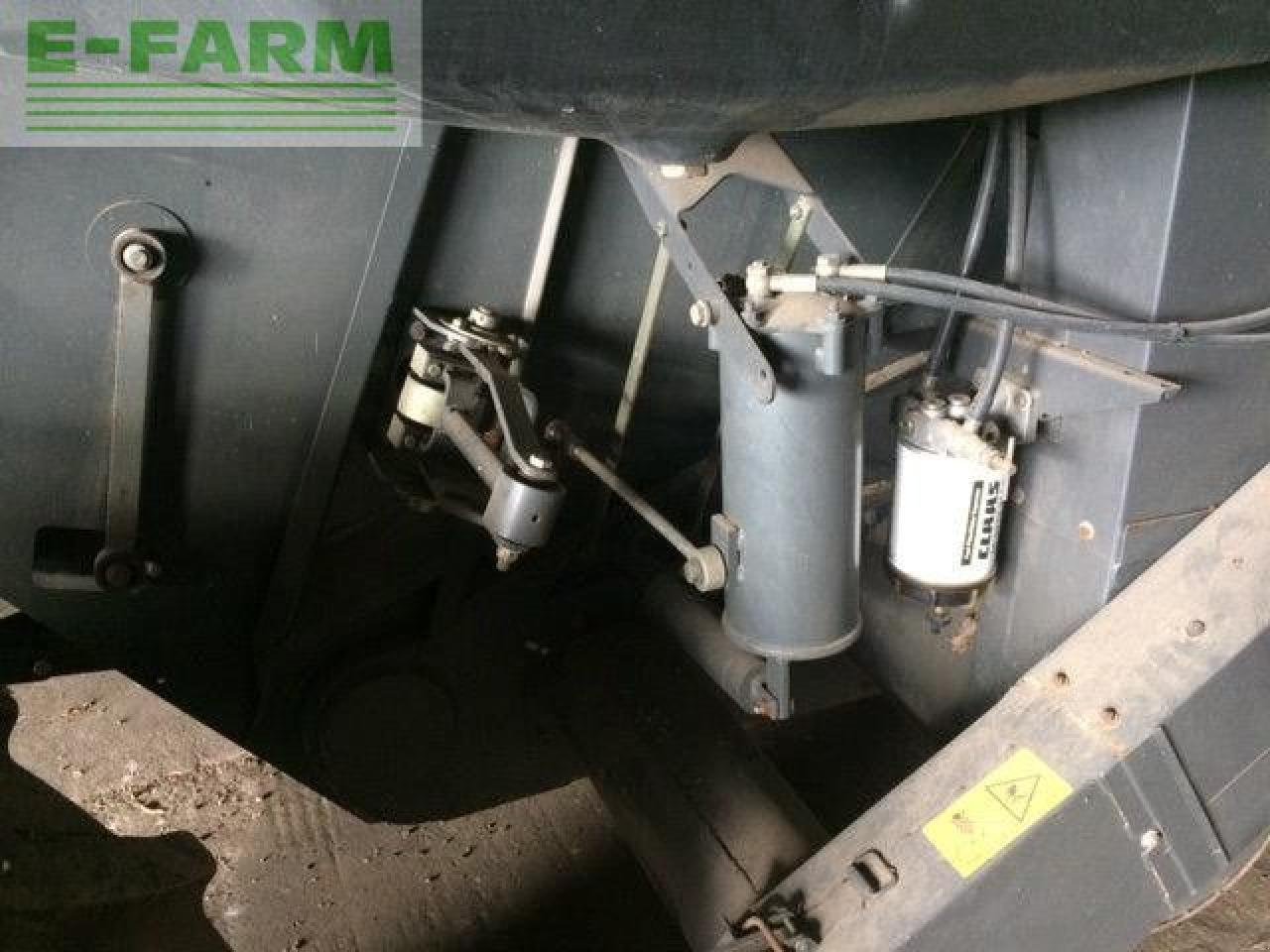 Mähdrescher del tipo CLAAS LEXION 570 TT, Gebrauchtmaschine In LETHAM, FORFAR (Immagine 3)