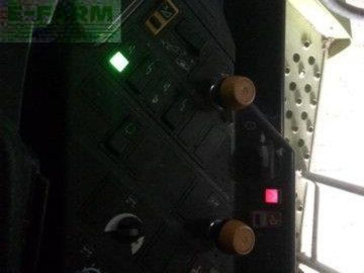 Mähdrescher del tipo CLAAS LEXION 570 TT, Gebrauchtmaschine In LETHAM, FORFAR (Immagine 11)