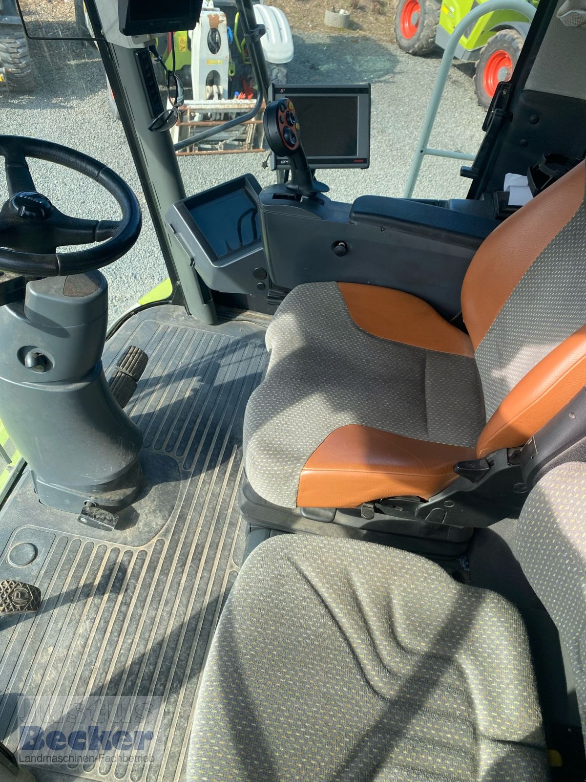 Mähdrescher del tipo CLAAS Lexion 570 TT, Gebrauchtmaschine In Weimar-Niederwalgern (Immagine 8)