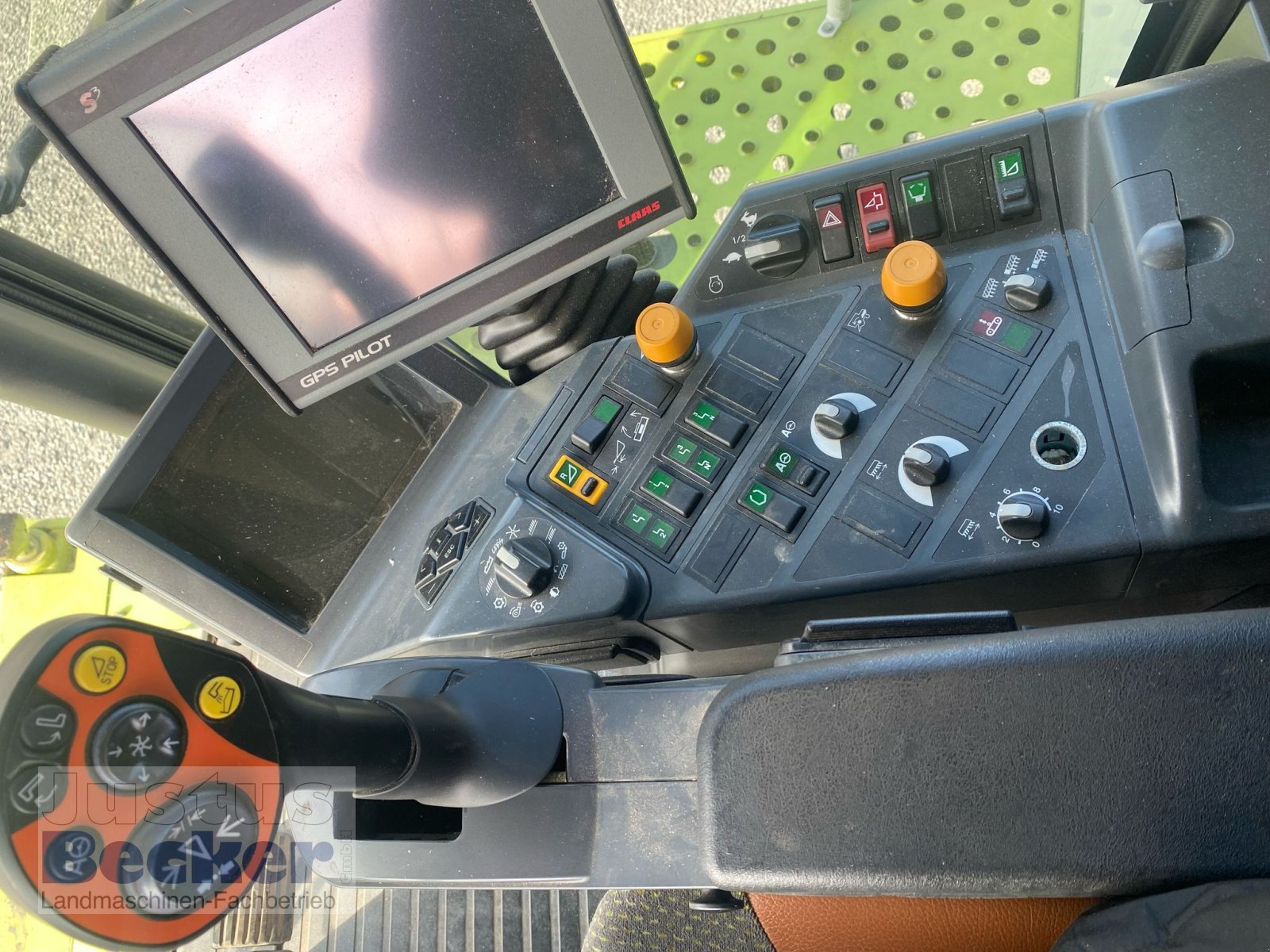 Mähdrescher del tipo CLAAS Lexion 570 TT, Gebrauchtmaschine In Weimar-Niederwalgern (Immagine 9)