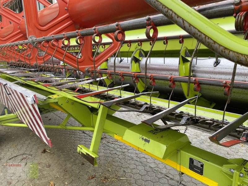 Mähdrescher des Typs CLAAS LEXION 570 + V750 + TW, Gebrauchtmaschine in Vohburg (Bild 20)