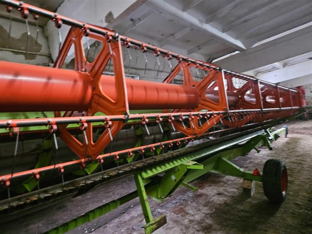 Mähdrescher des Typs CLAAS Lexion 580 TT  Vario TT med Vario 900 AutoContour skærebord., Gebrauchtmaschine in Kolding (Bild 13)