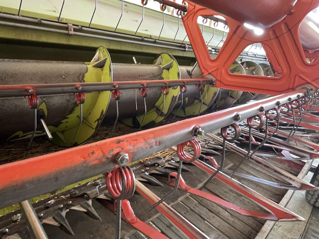 Mähdrescher του τύπου CLAAS LEXION 580, Gebrauchtmaschine σε VERT TOULON (Φωτογραφία 11)