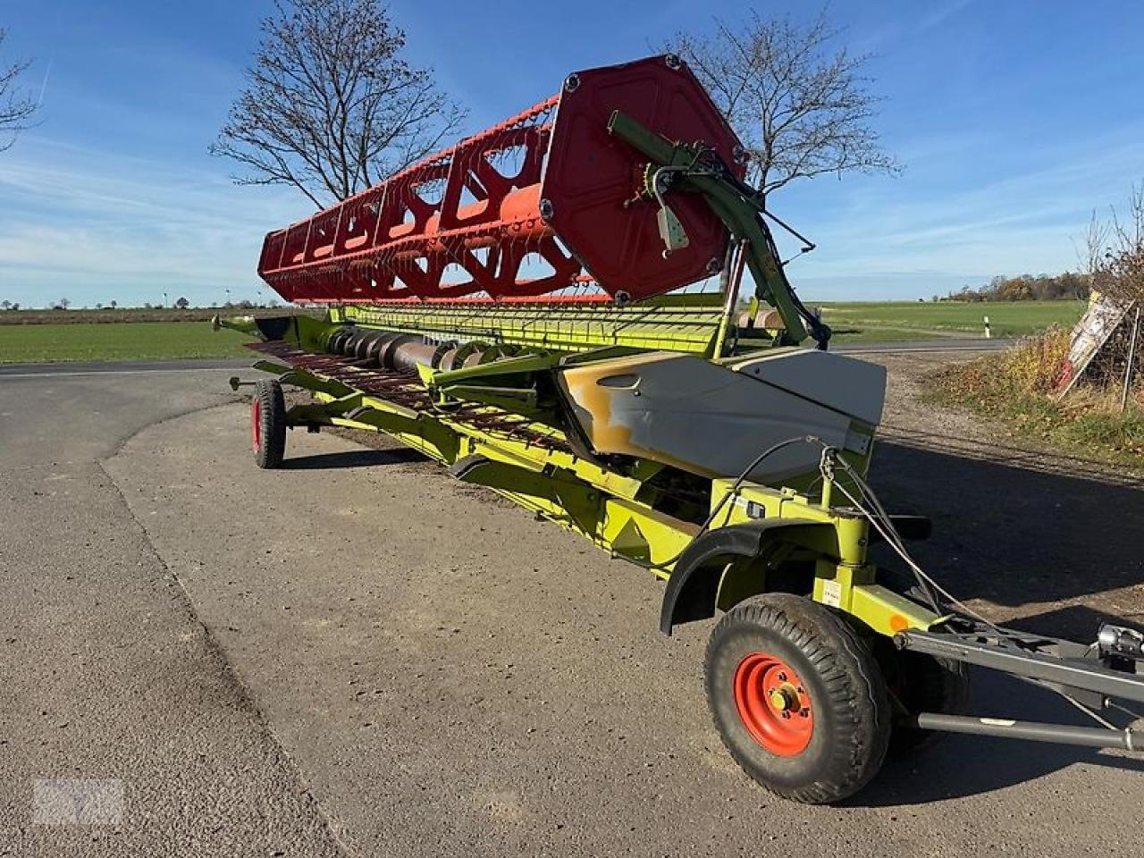 Mähdrescher tip CLAAS Lexion 600 + SW V900 + Anhänger, Gebrauchtmaschine in Pragsdorf (Poză 18)