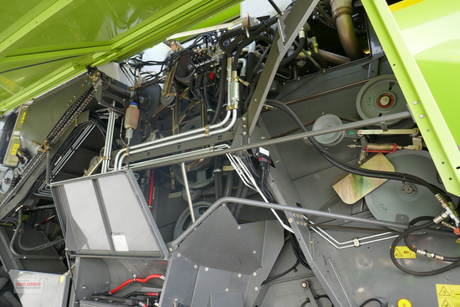 Mähdrescher des Typs CLAAS Lexion 620 inkl. SW V600 mit Rapsausrüstung, Gebrauchtmaschine in Dorfen (Bild 7)