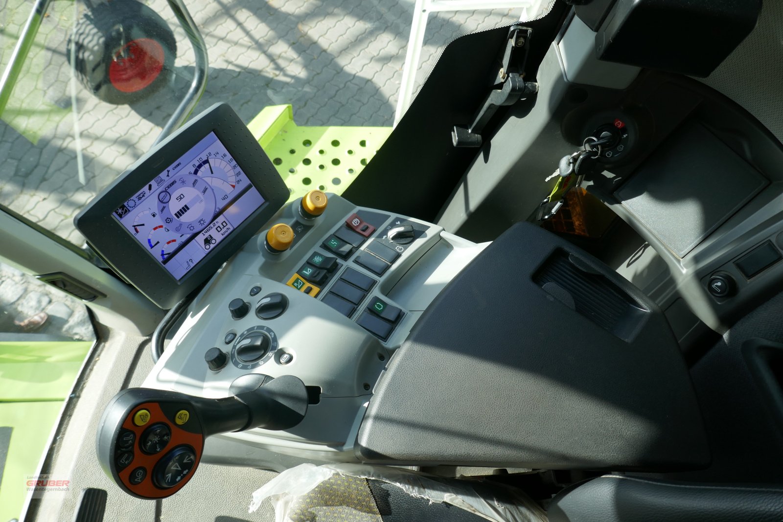 Mähdrescher des Typs CLAAS Lexion 620 inkl. SW V600 mit Rapsausrüstung, Gebrauchtmaschine in Dorfen (Bild 20)