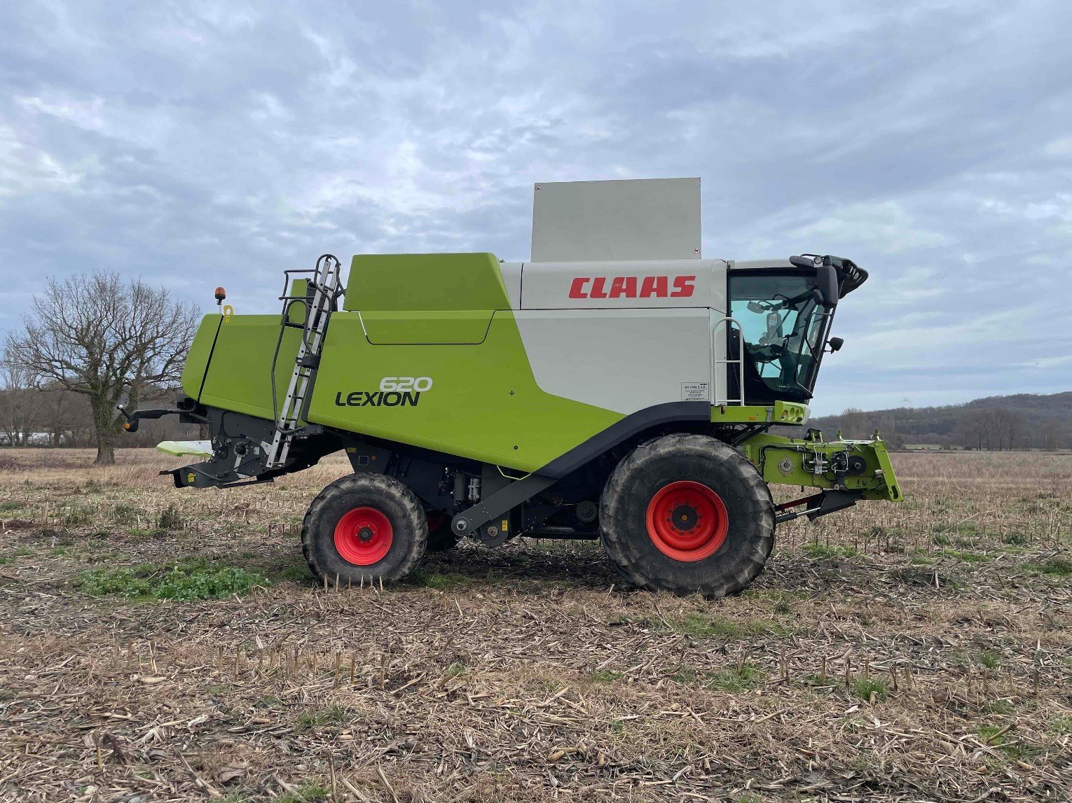 Mähdrescher del tipo CLAAS LEXION 620 T4, Gebrauchtmaschine In ORLEIX (Immagine 4)