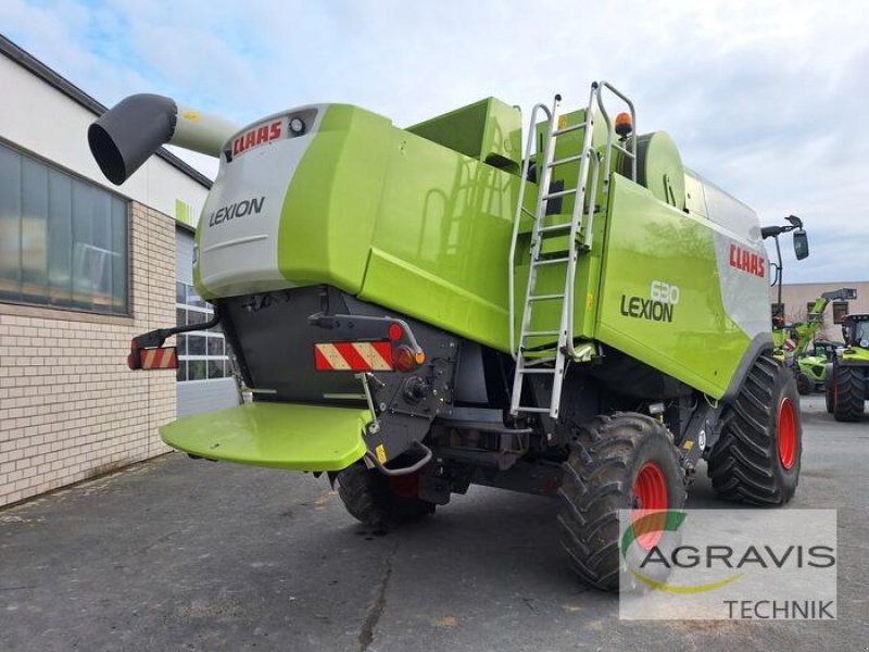 Mähdrescher des Typs CLAAS LEXION 630, Gebrauchtmaschine in Warburg (Bild 2)