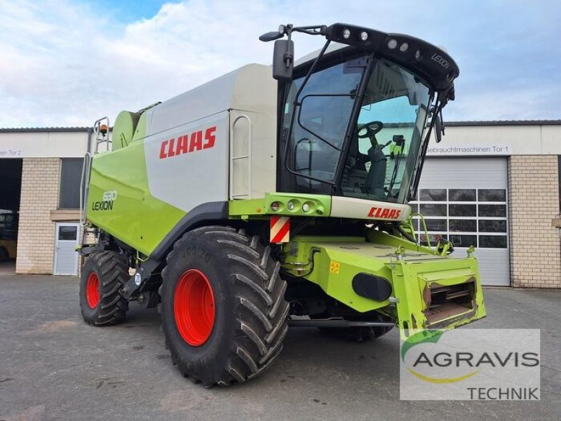Mähdrescher des Typs CLAAS LEXION 630, Gebrauchtmaschine in Warburg (Bild 1)