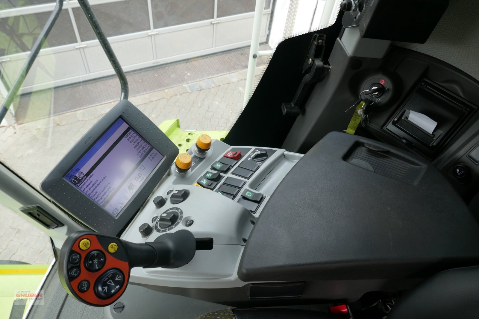 Mähdrescher of the type CLAAS Lexion 630, Gebrauchtmaschine in Dorfen (Picture 17)