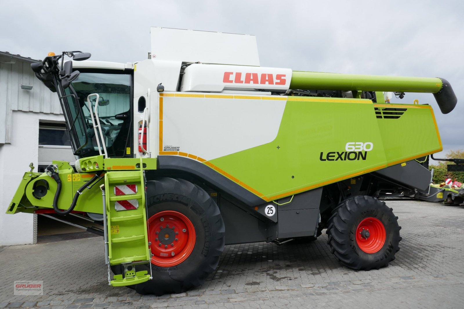 Mähdrescher of the type CLAAS Lexion 630, Gebrauchtmaschine in Dorfen (Picture 13)