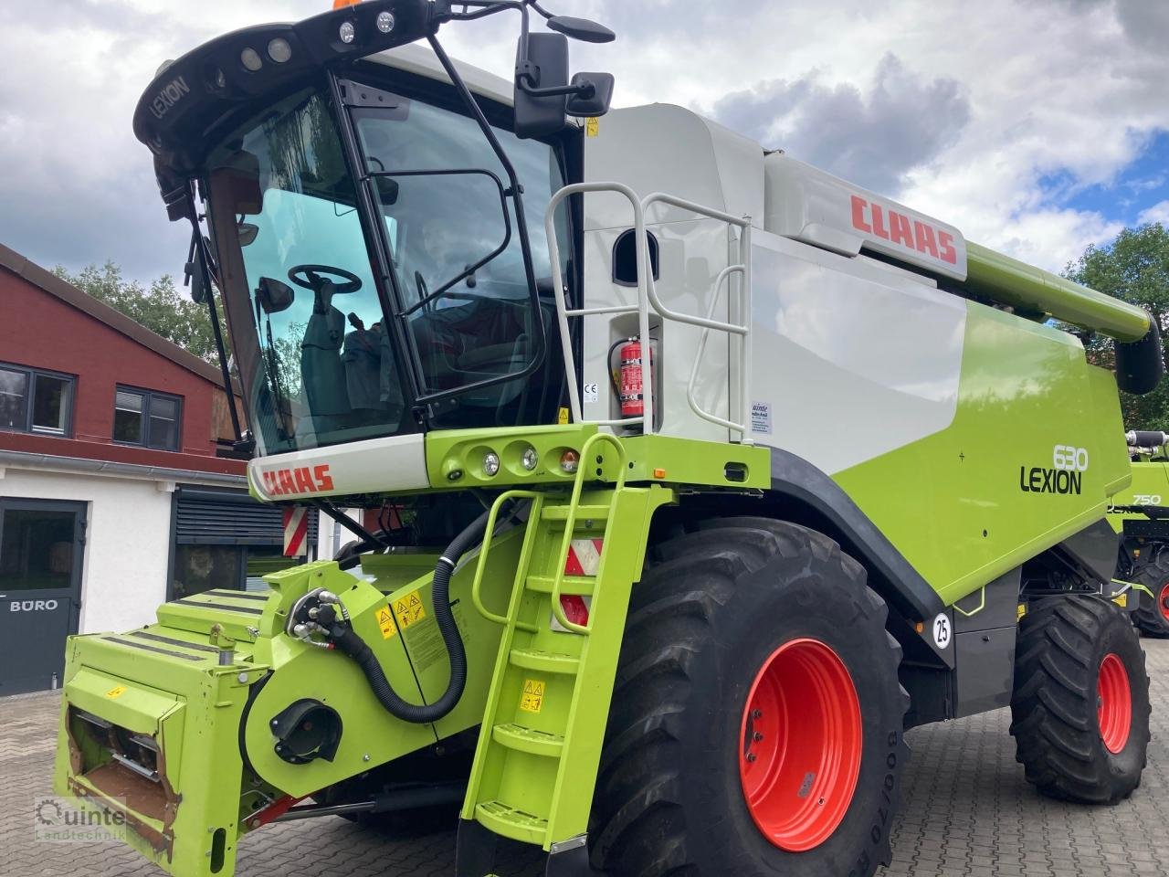 Mähdrescher des Typs CLAAS Lexion 630, Gebrauchtmaschine in Lichtenau-Kleinenberg (Bild 1)