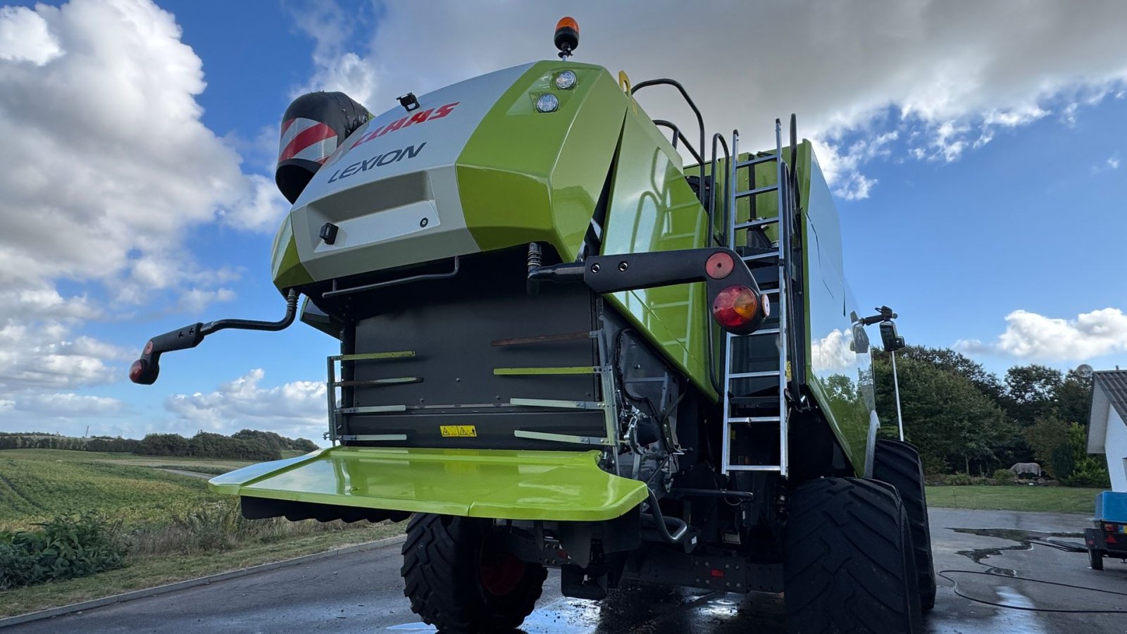 Mähdrescher typu CLAAS LEXION 650 KUN 890 TIMER OG V770 SKÆREBORD!, Gebrauchtmaschine v Nørager (Obrázek 11)