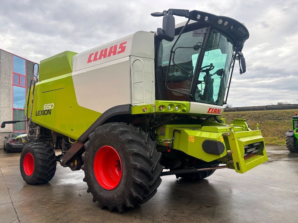 Mähdrescher van het type CLAAS Lexion 650, Gebrauchtmaschine in Baillonville (Foto 5)