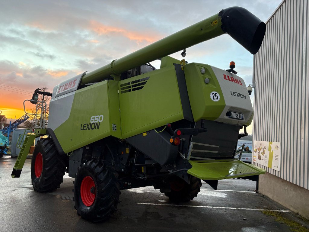 Mähdrescher типа CLAAS LEXION 650, Gebrauchtmaschine в SALEUX (Фотография 4)